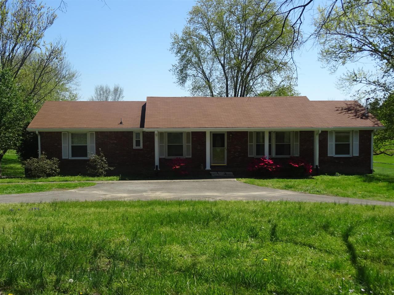 104 Catalpa Dr - Photo 1