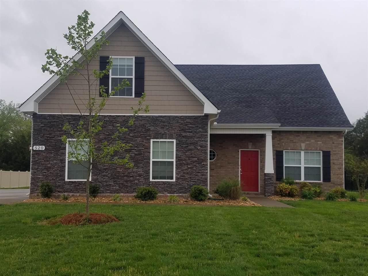 520 Sapphire Dr - Photo 1