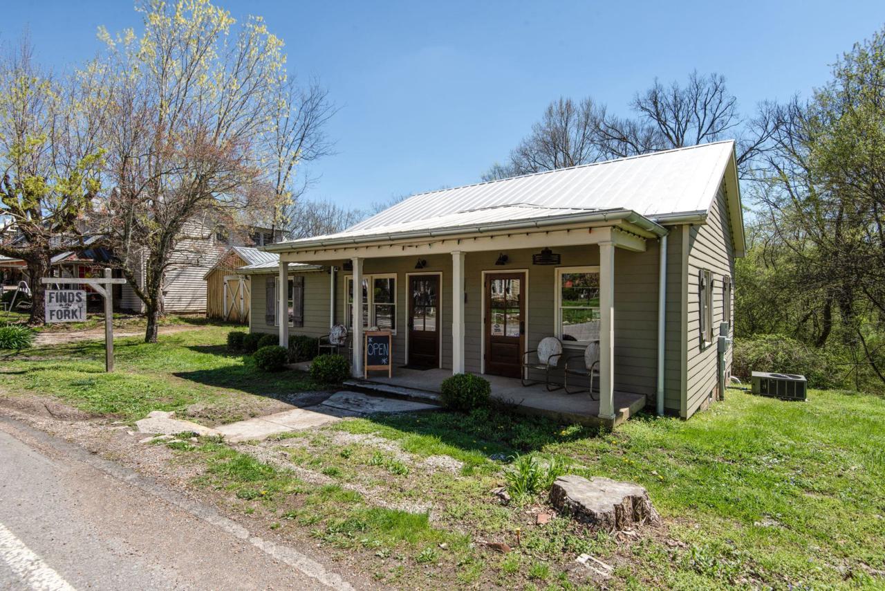 4165 Old Hillsboro Rd - Photo 1