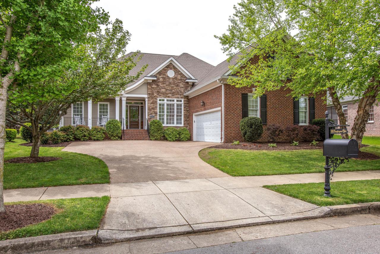 745 Fountainwood Blvd - Photo 1