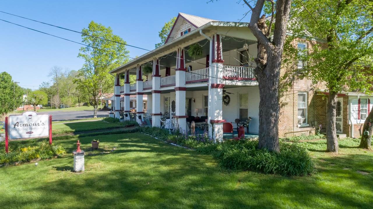321 E Main St - Photo 1