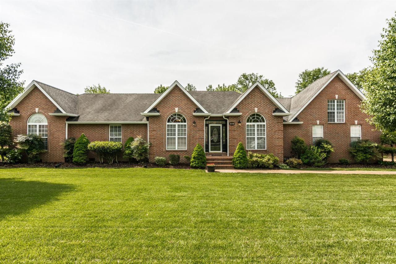 1043 Willow Park Cir - Photo 1