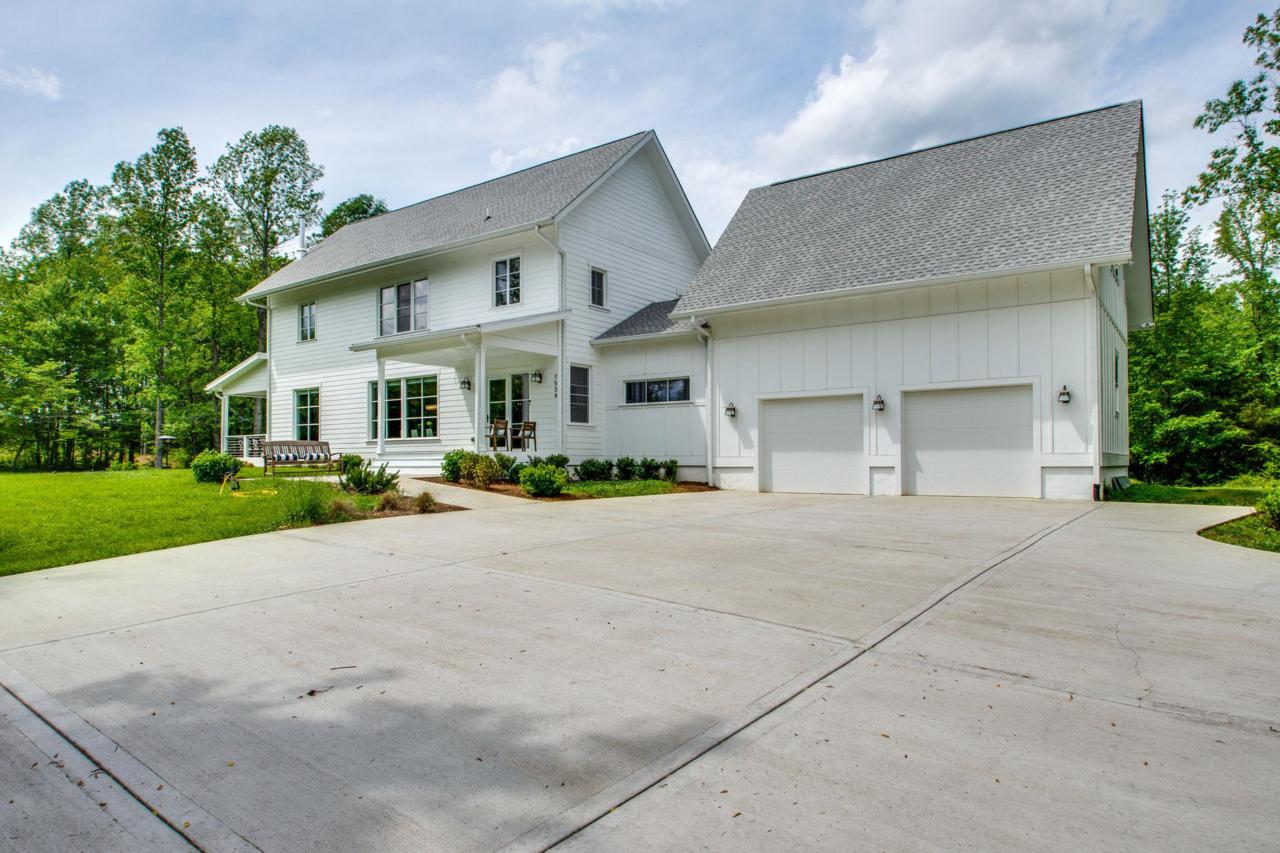 7534 Pinewood Rd - Photo 1