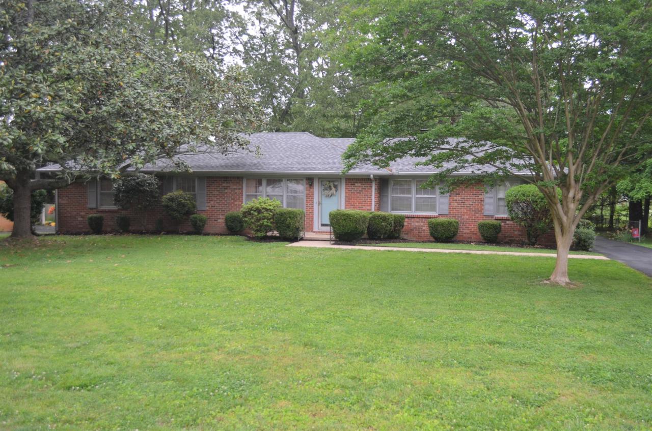 102 Westwood Dr - Photo 1