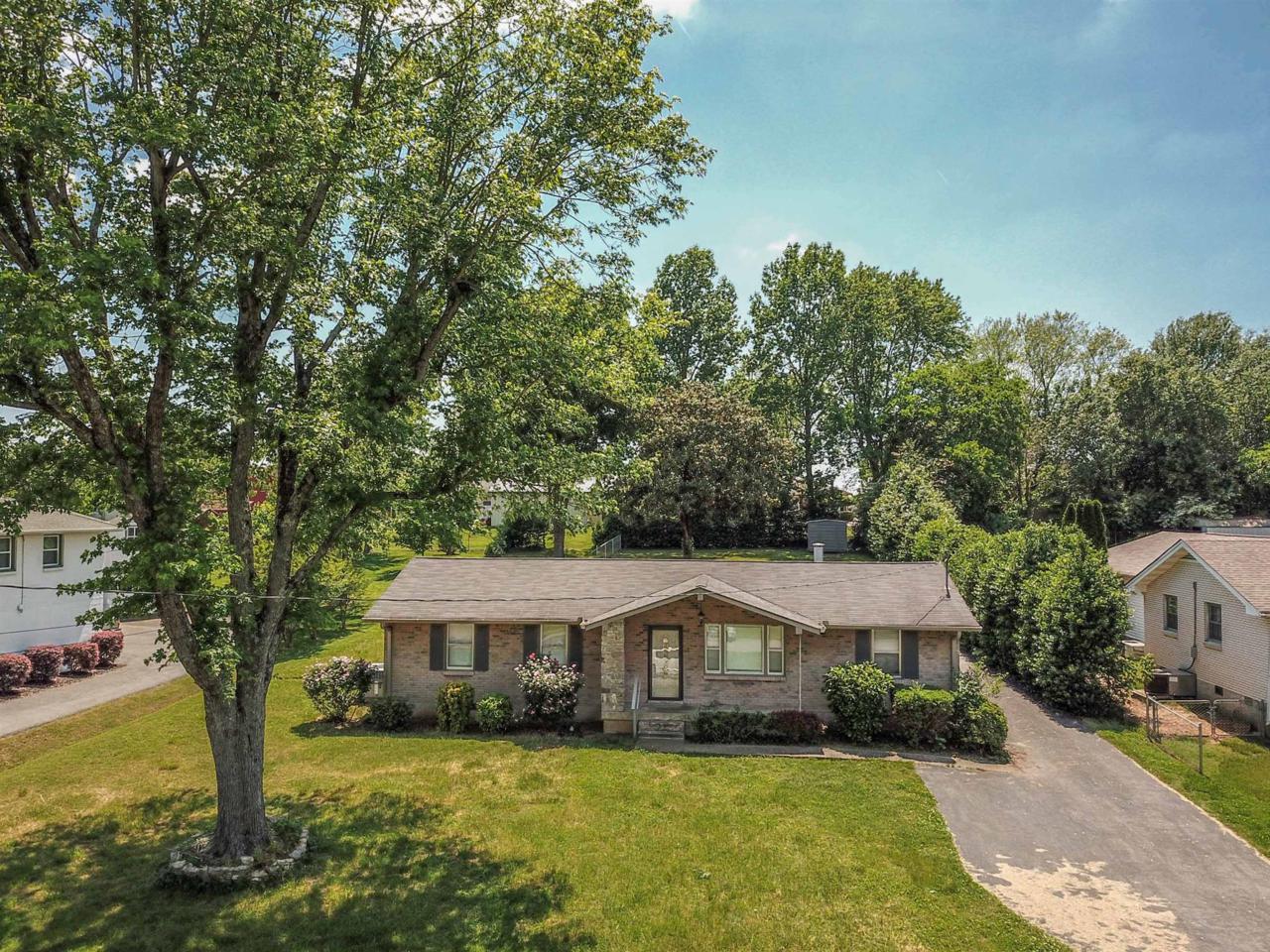 106 Maureen Dr - Photo 1