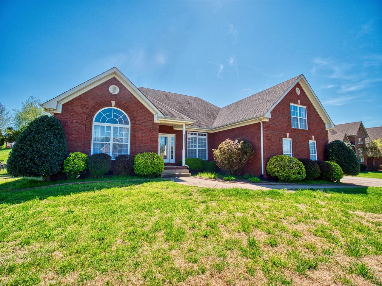 4042 Oak Pointe Dr - Photo 1