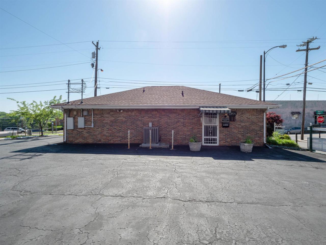 515 Willow St - Photo 1
