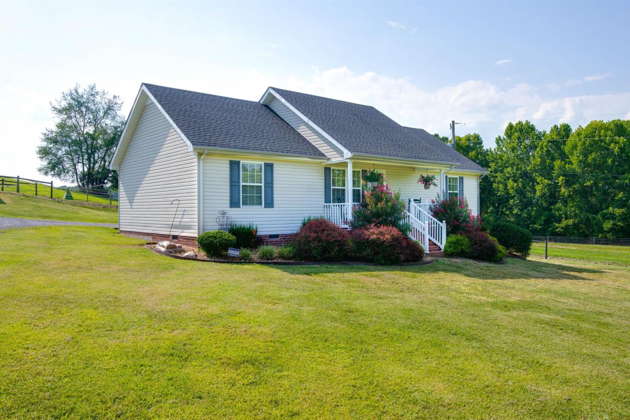 1206 Harsh Ln - Photo 1
