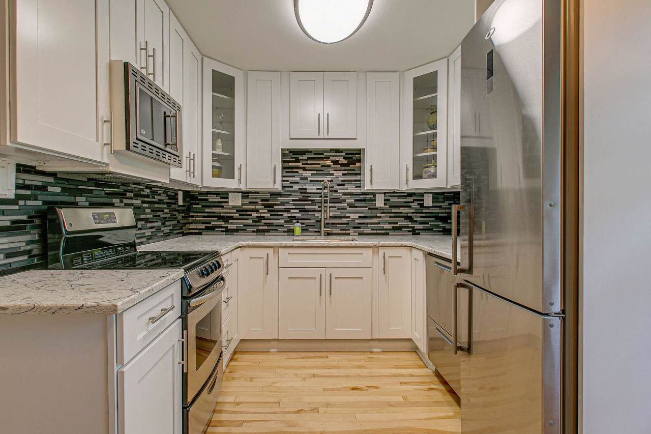 1100 W Main St Apt D10 - Photo 1