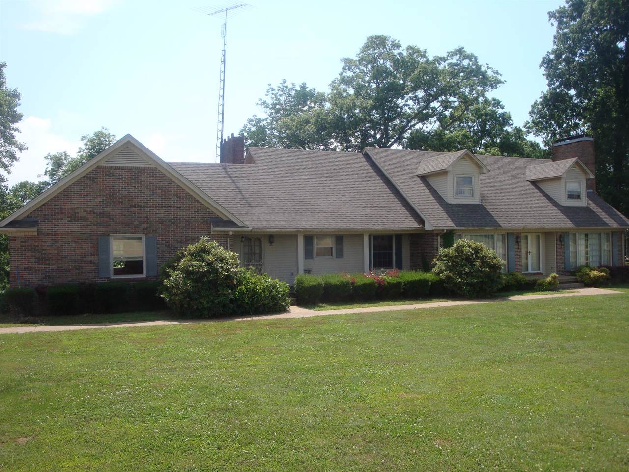 129 Greenwood Rd - Photo 1