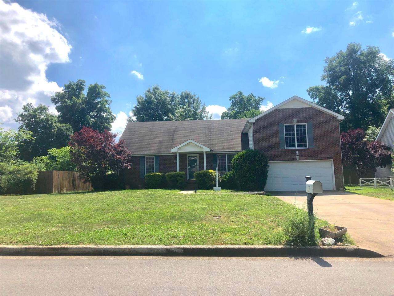 1571 Barrywood Cir W - Photo 1