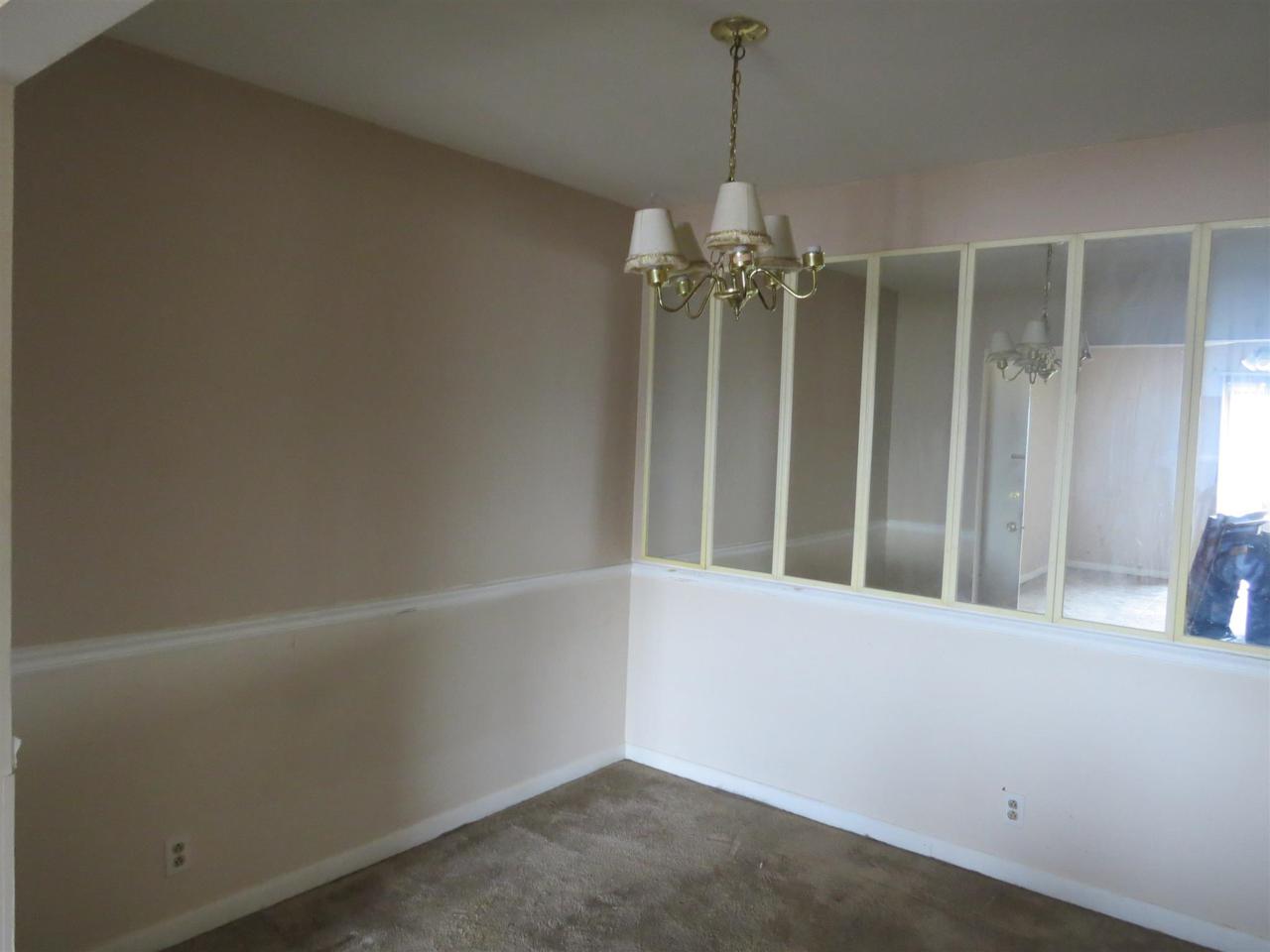 370 Wallace Rd Apt B13 - Photo 1