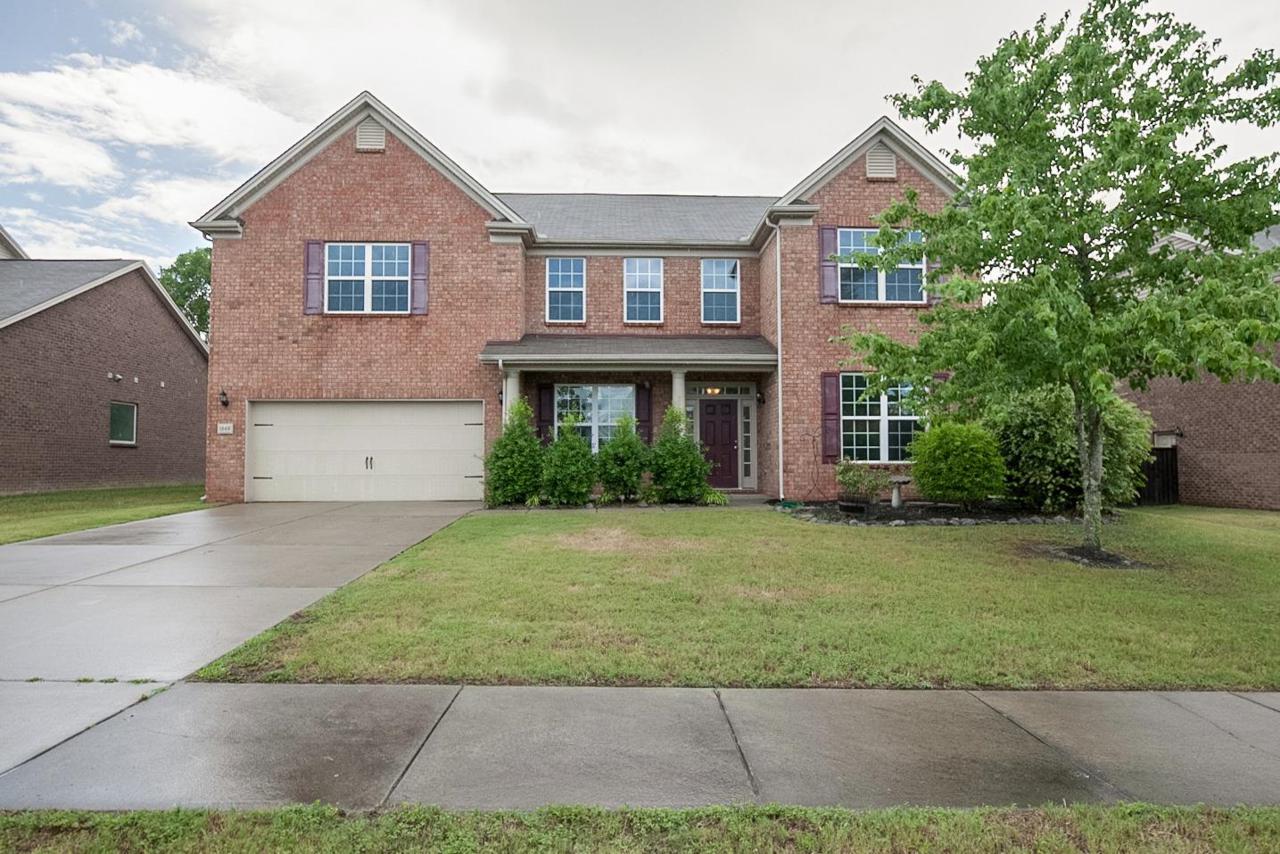1048 Addington Rd - Photo 1