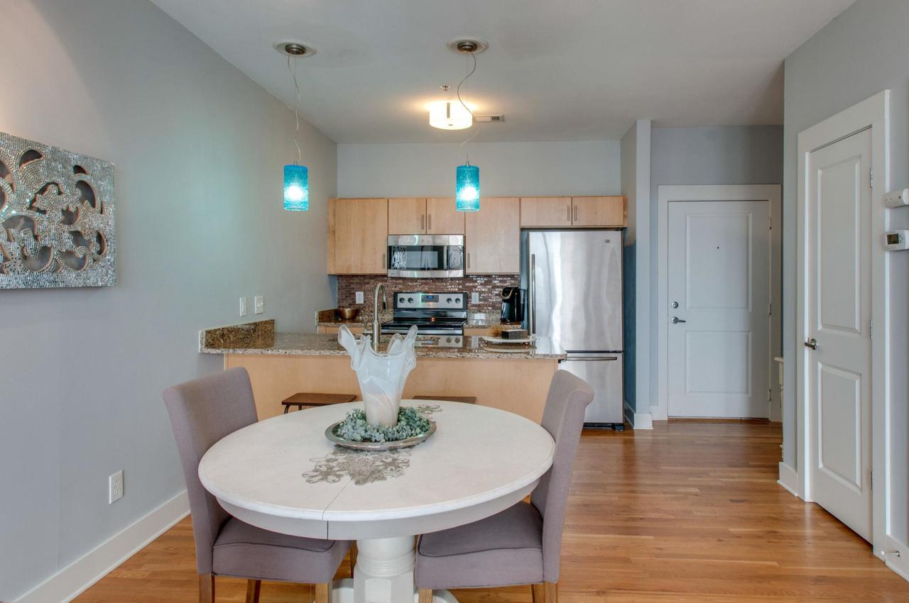 817 3rd Ave N Unit 407 - Photo 1