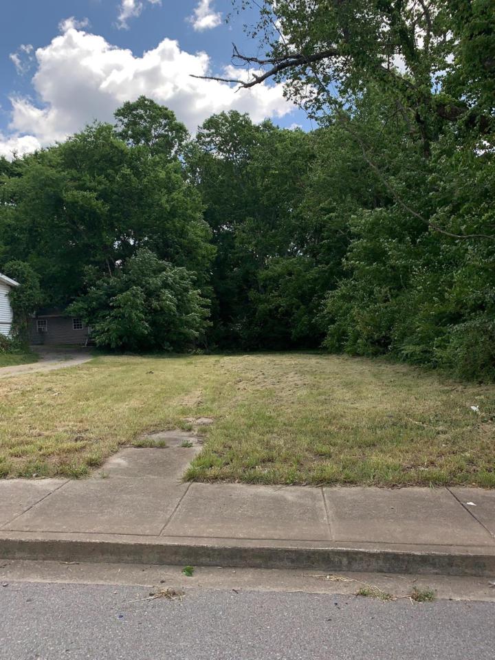 615 Elder St - Photo 1