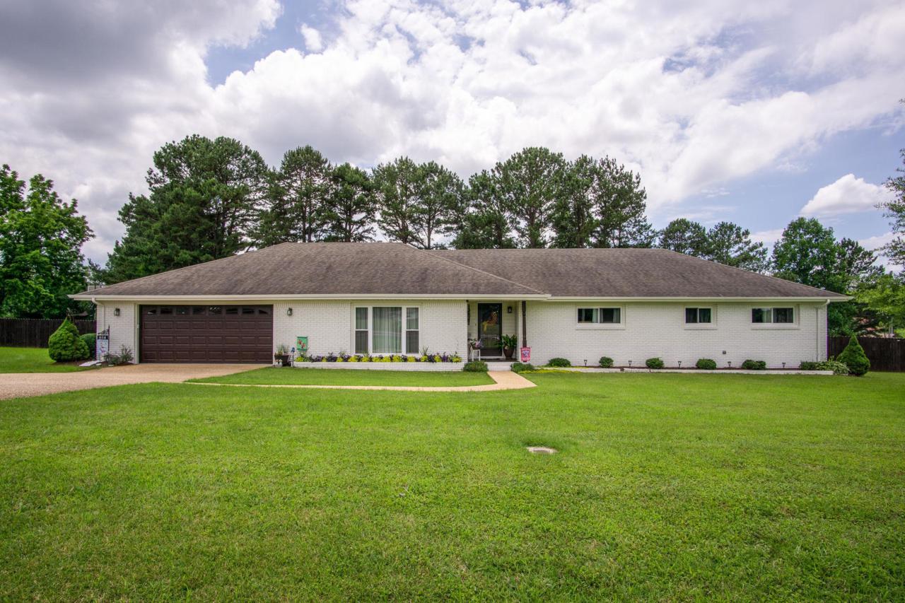606 E Main St - Photo 1
