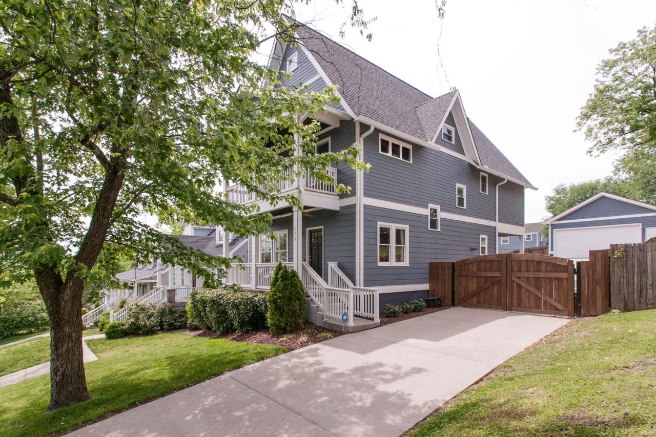 319 Chamberlin St - Photo 1