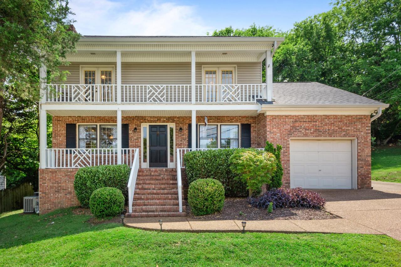 737 Woodland Way - Photo 1