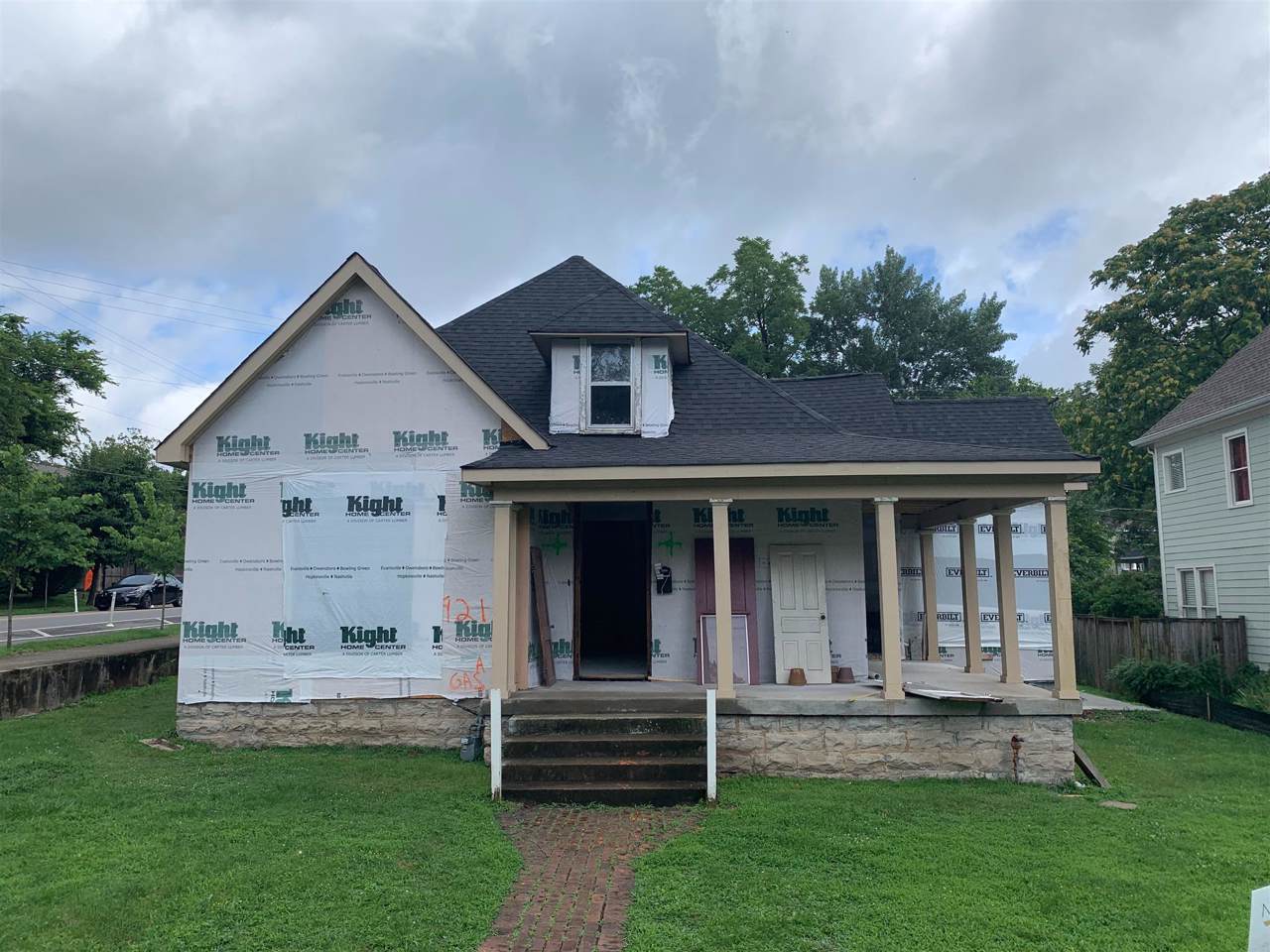 928 Montrose Ave - Photo 1