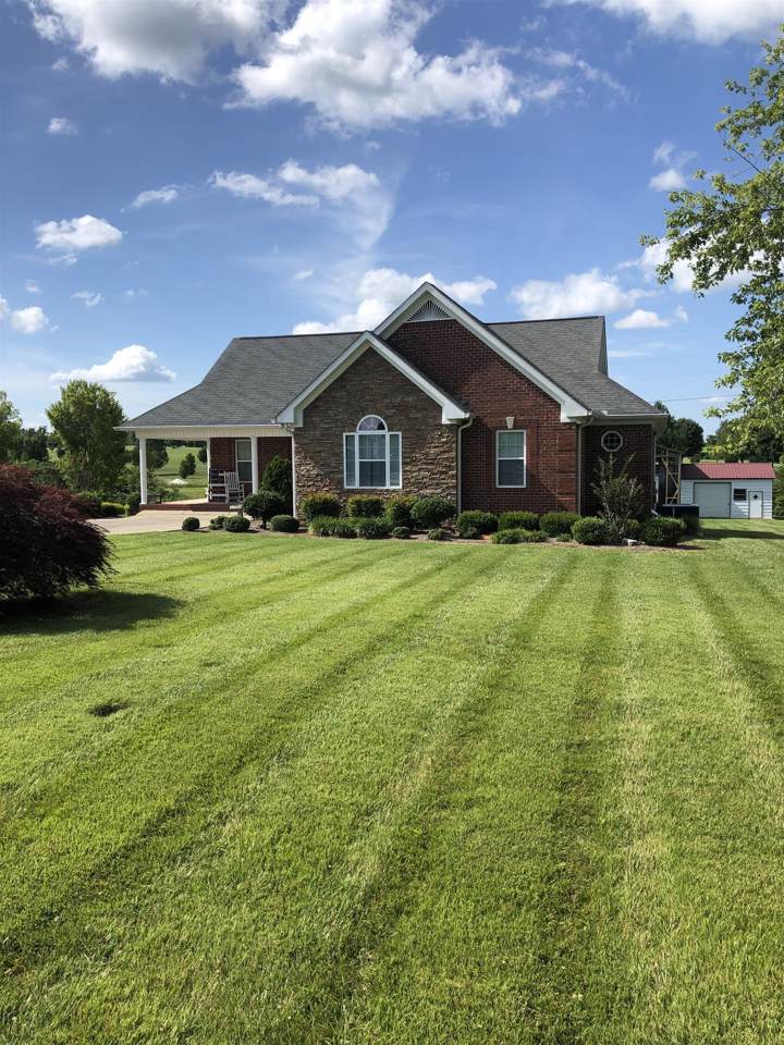 704 Parker Ln - Photo 1