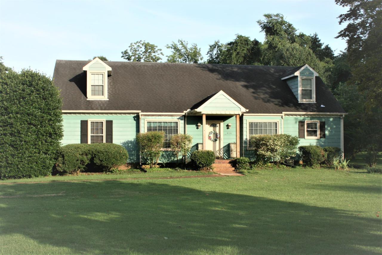 414 Churchill Ct - Photo 1