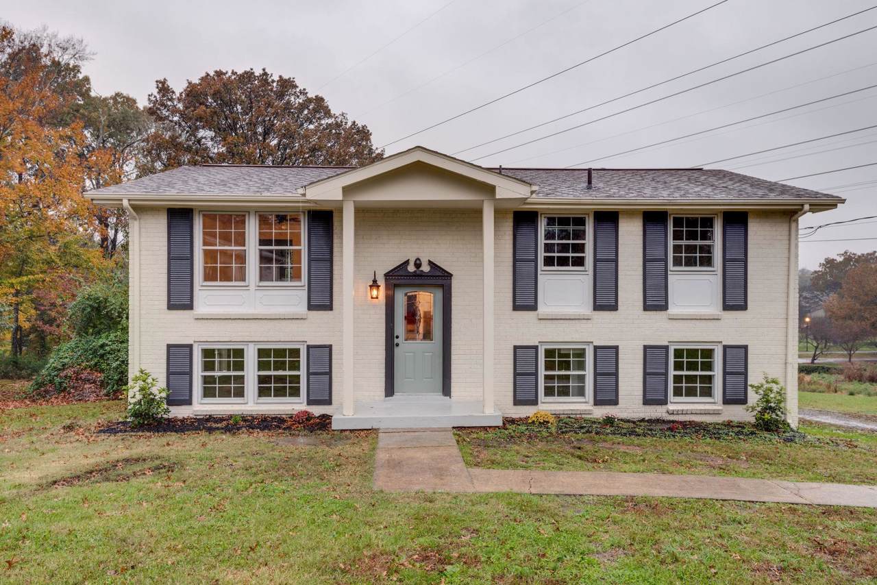 632 Larchwood Dr - Photo 1