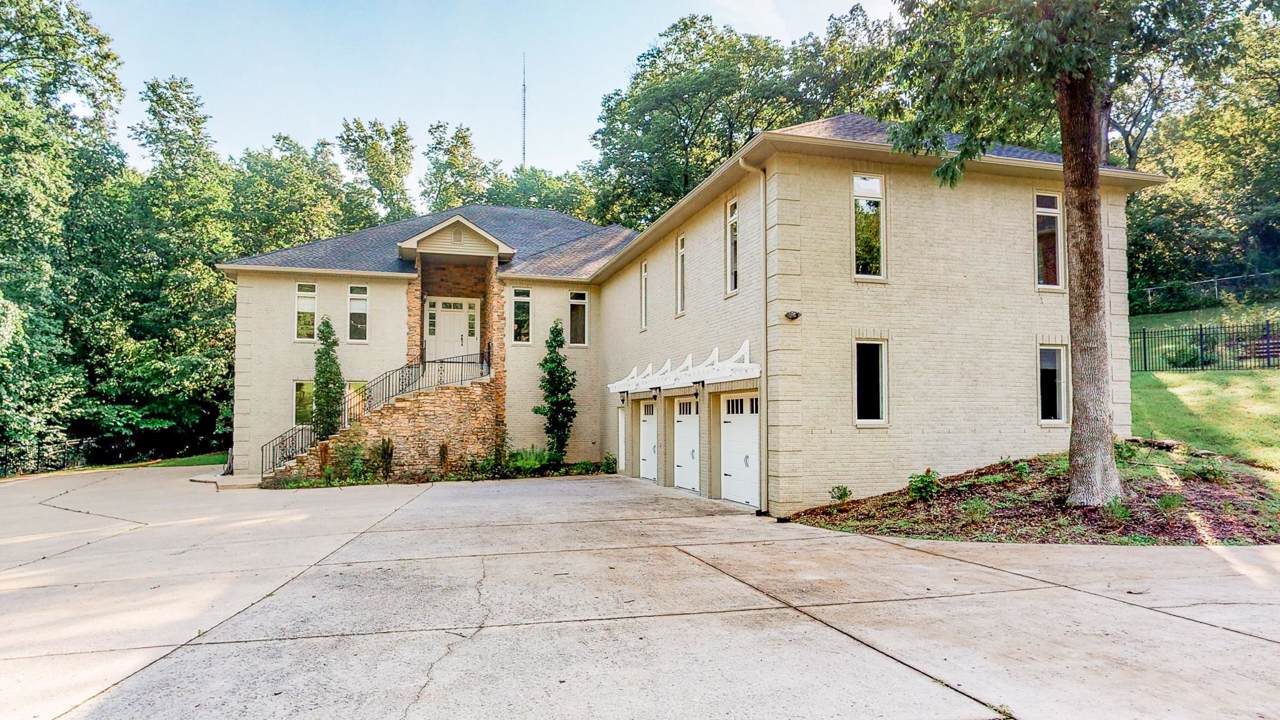 714 Hillwood Blvd - Photo 1