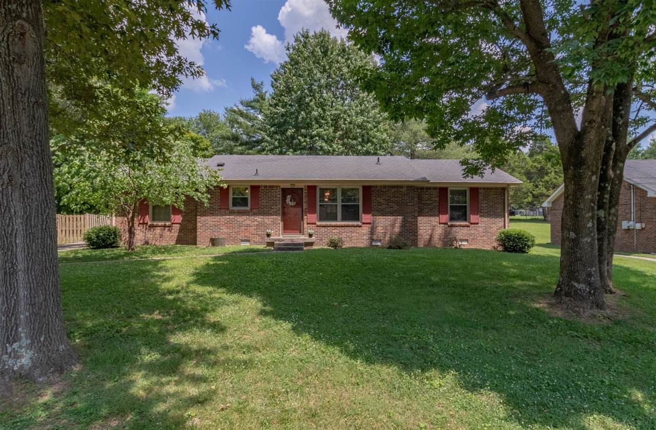 305 Meadowgreen Dr - Photo 1