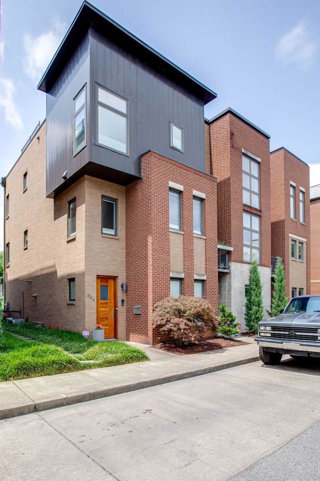 404 Van Buren St - Photo 1