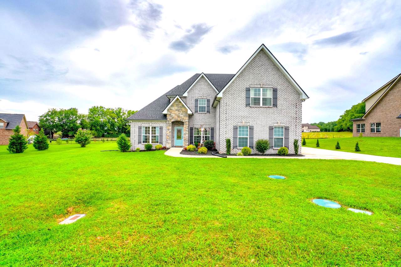 134 Saturday Dr - Photo 1
