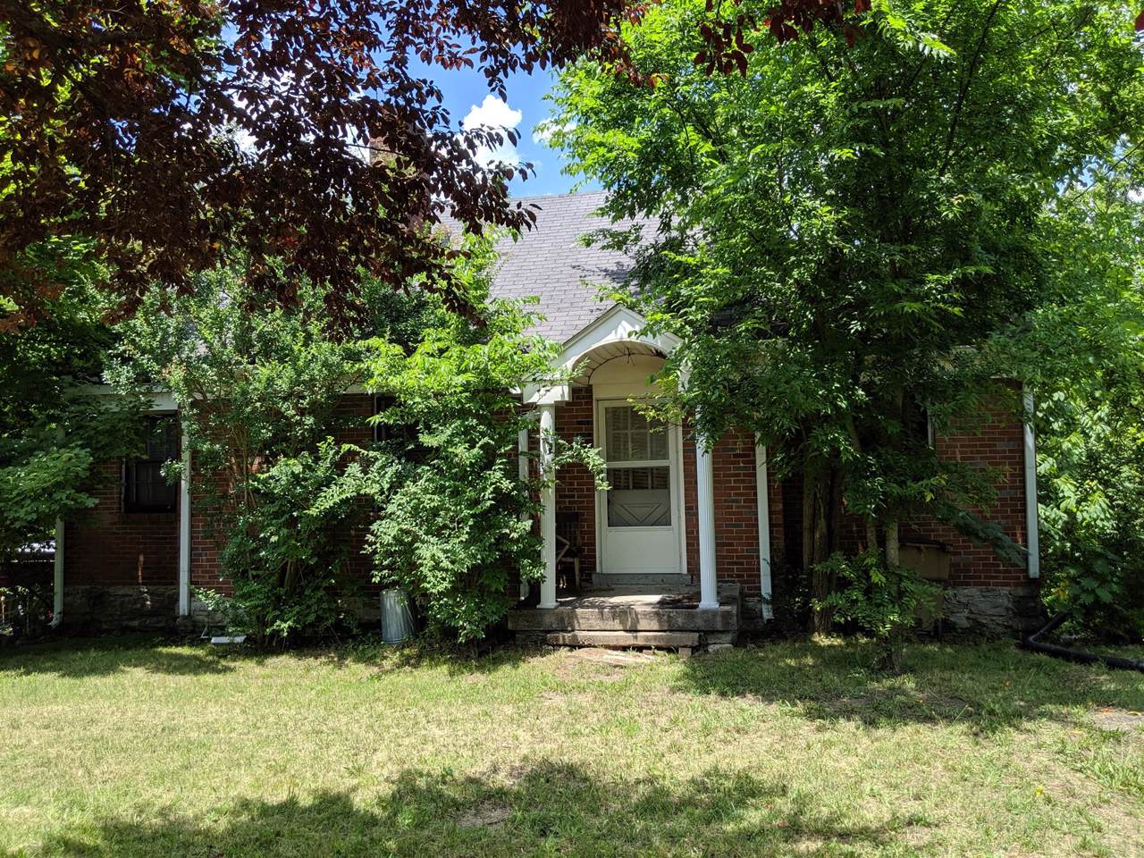 911 Maynor St - Photo 1