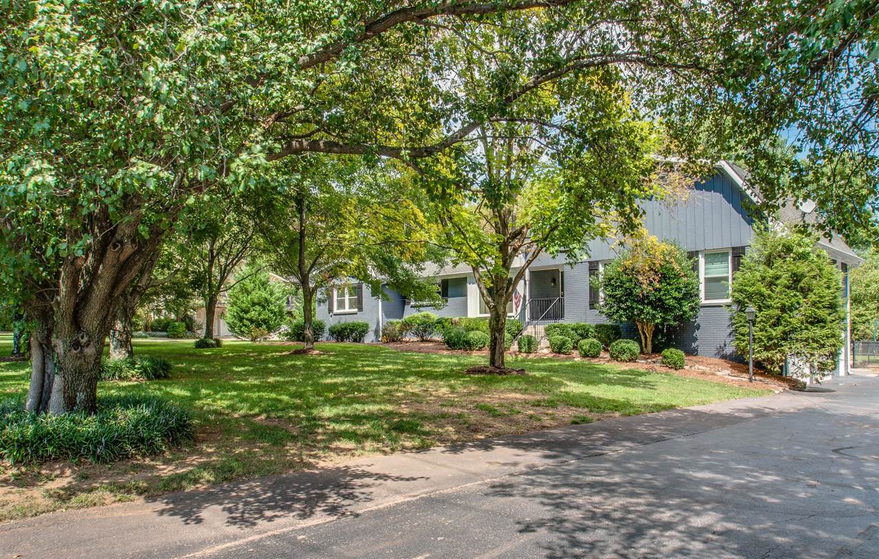 606 Wilson Pike - Photo 1