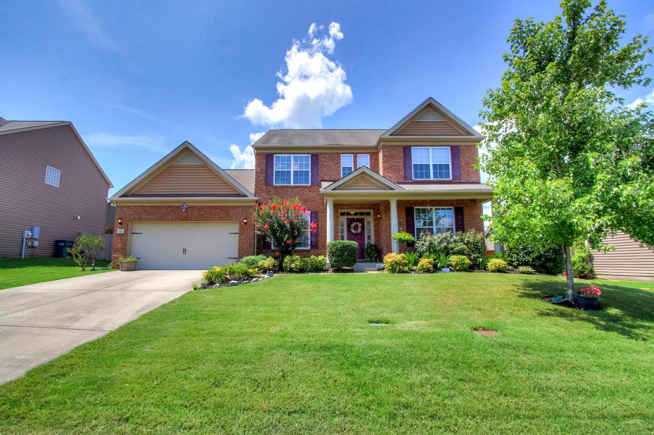 25 Drakes Drive - Photo 1