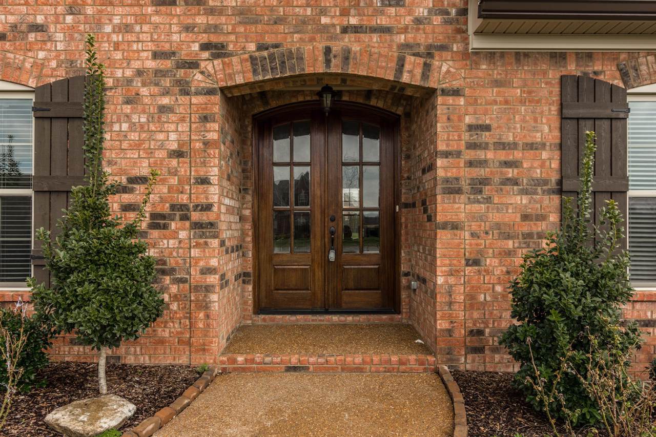 209 Carellton Dr - Photo 1