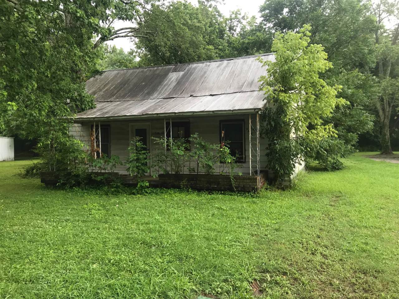 706 E Grizzard St - Photo 1