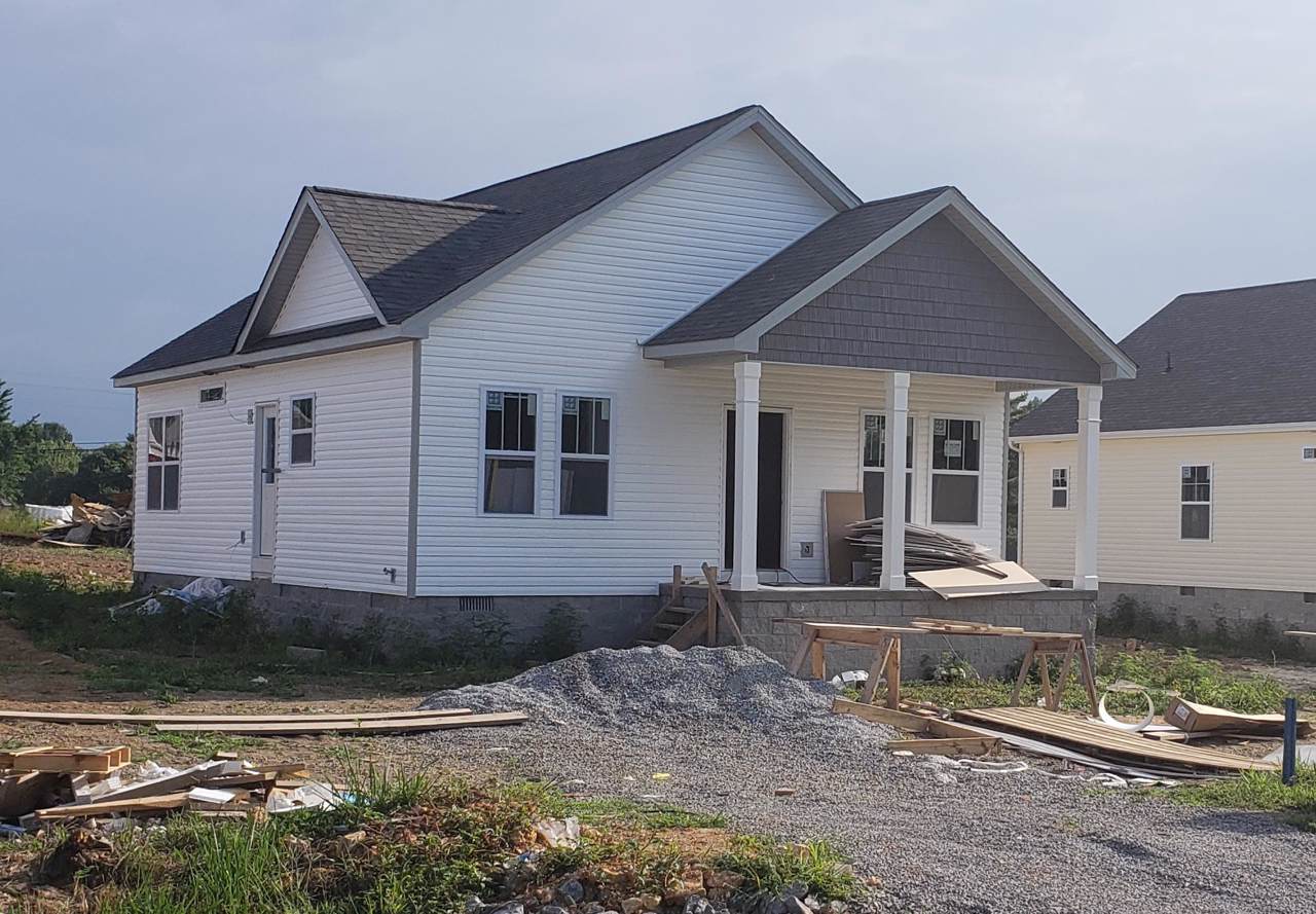 424 Kendra Dr - Photo 1
