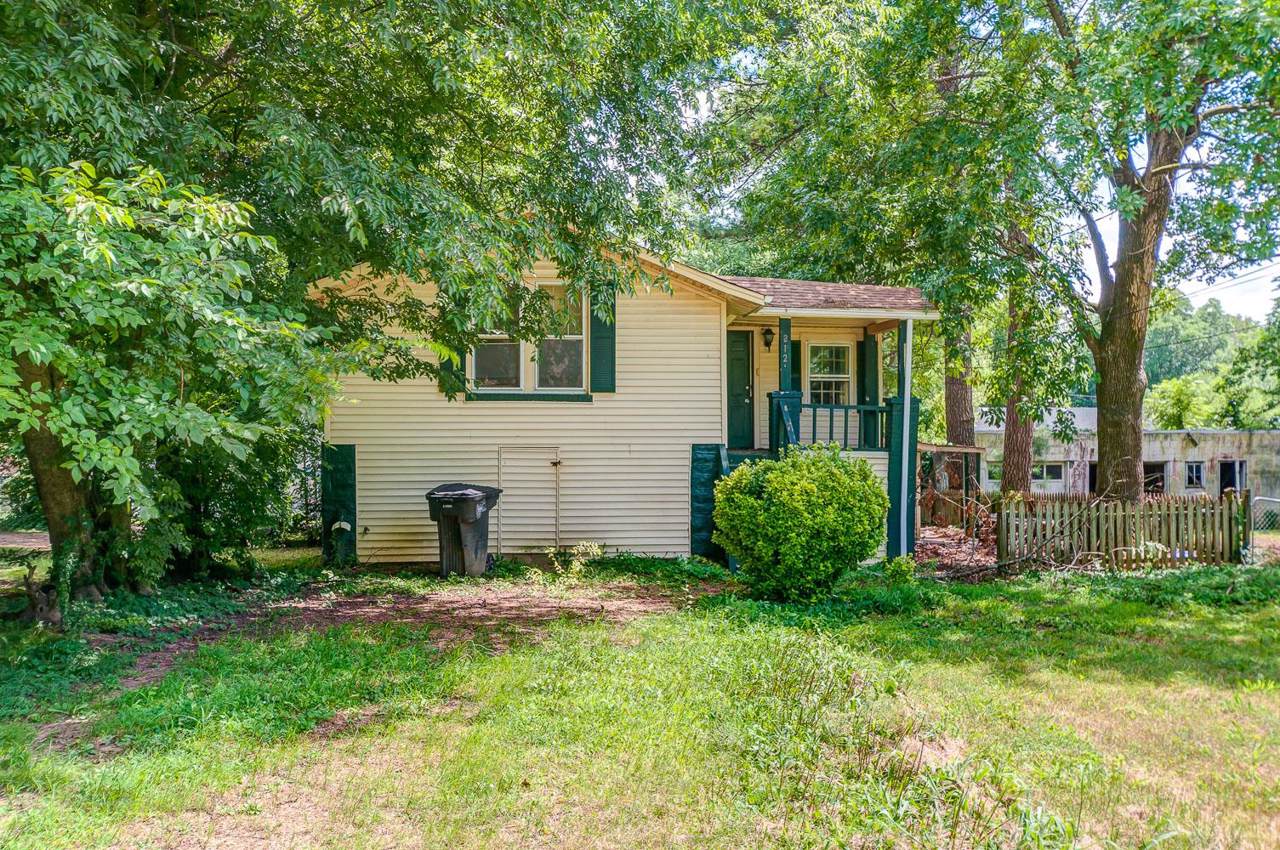 212 6th Ave - Photo 1