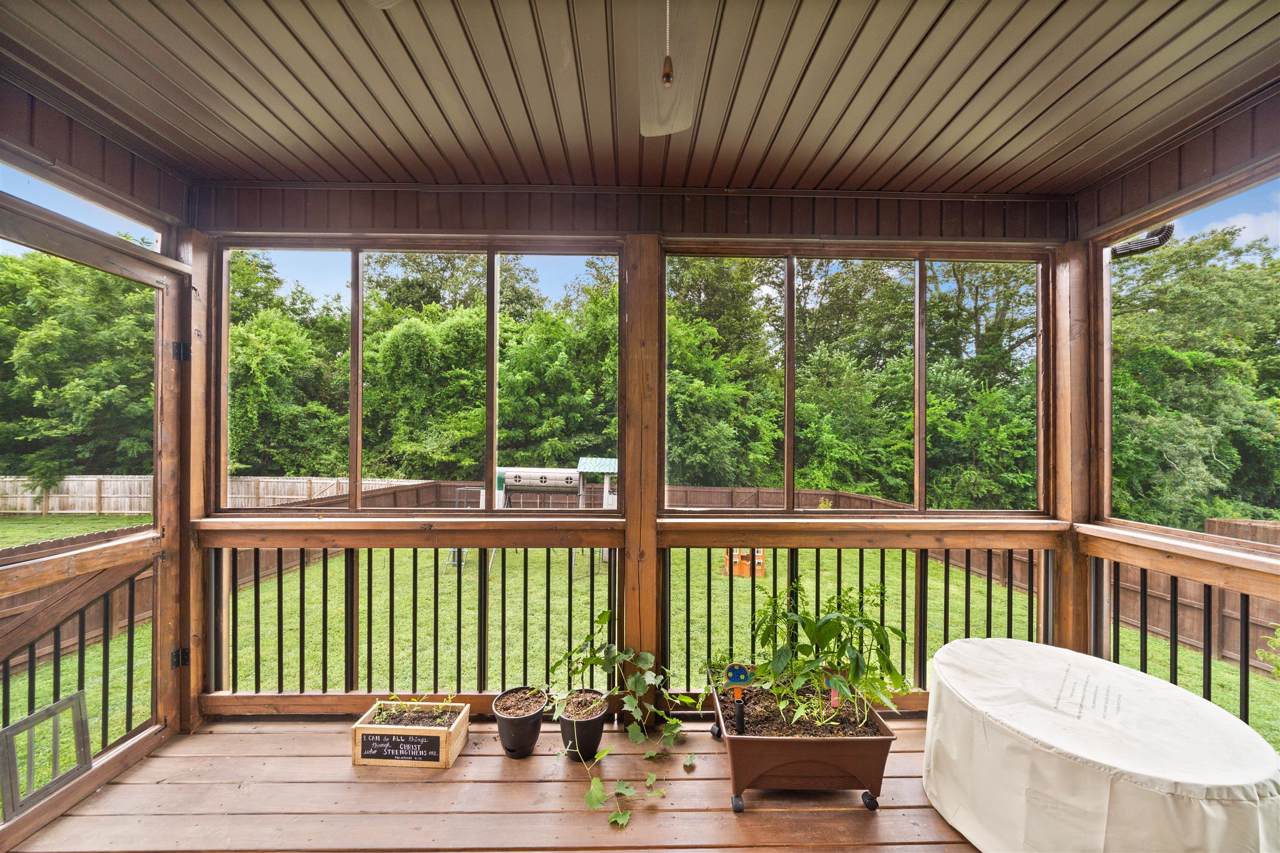 801 Banister Dr - Photo 1