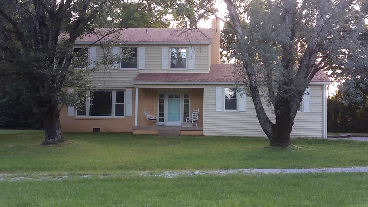 1433 New Columbia Hwy - Photo 1