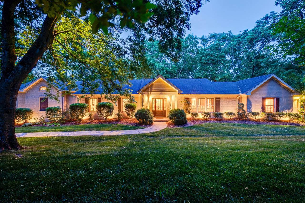 823 Forest Acres Dr - Photo 1
