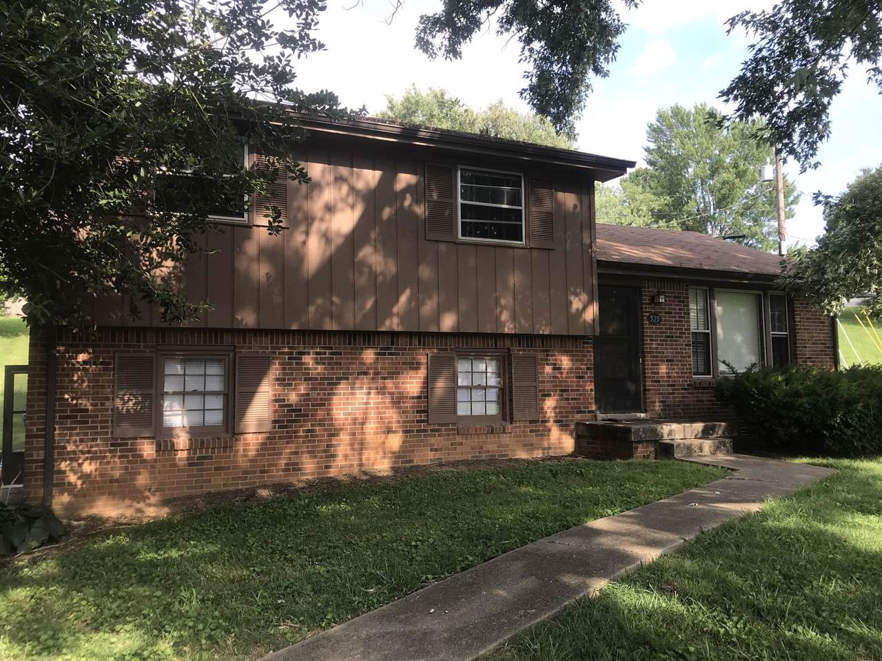 525 Morrison Dr - Photo 1