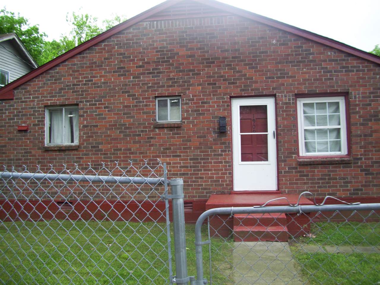 1909 Cephas St - Photo 1