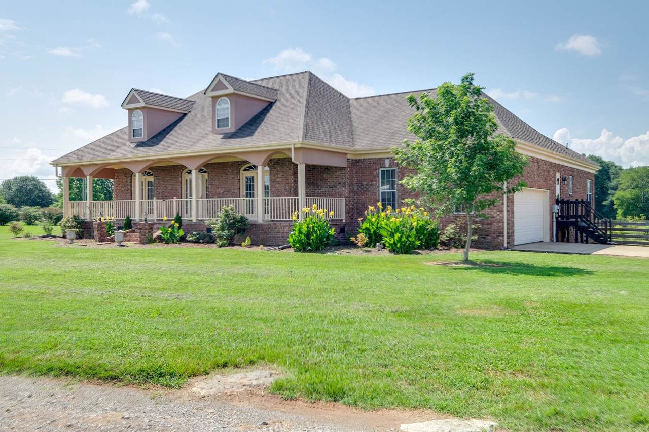 2842 Vesta Rd - Photo 1