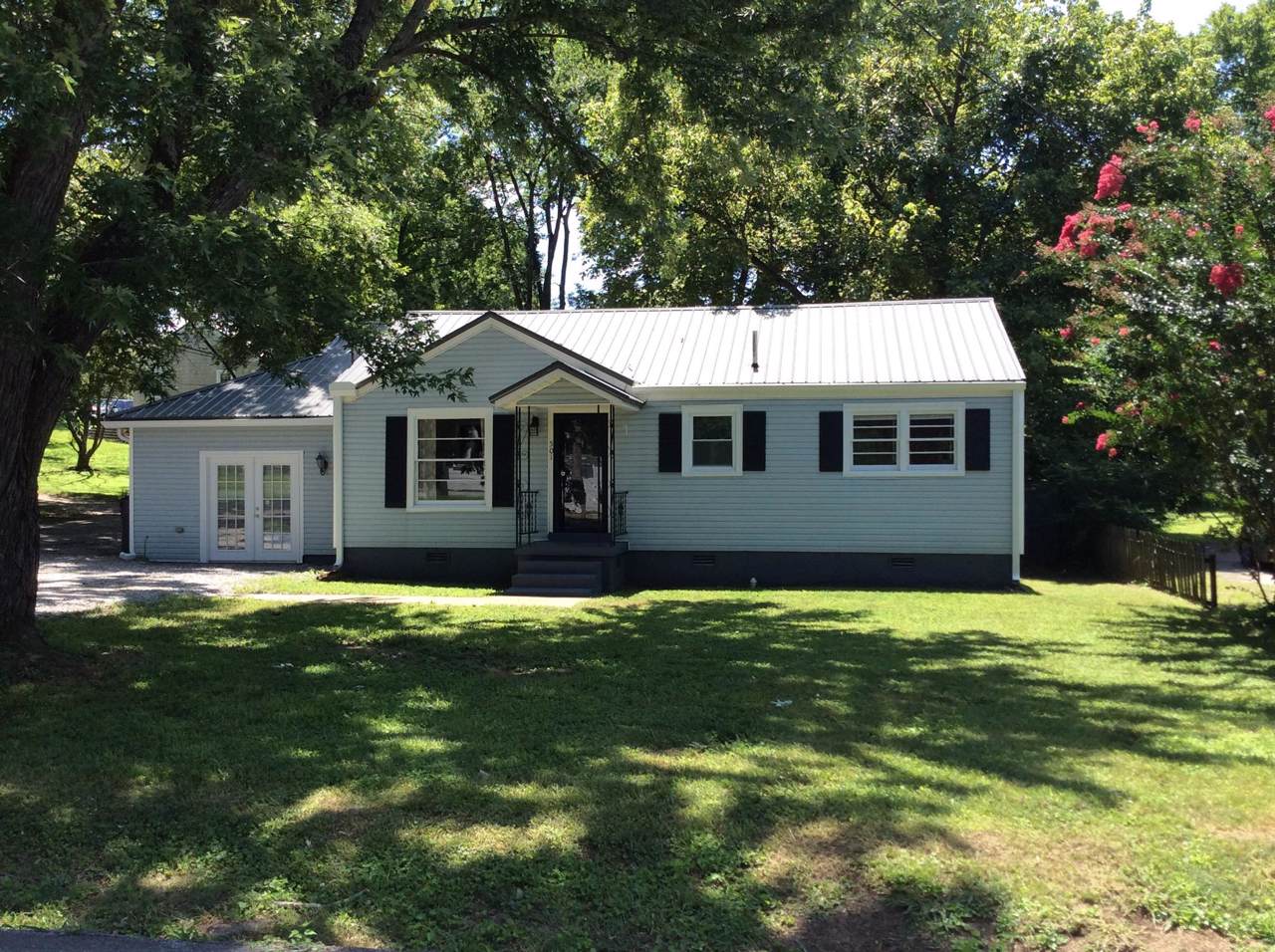 501 Green Acres Dr - Photo 1