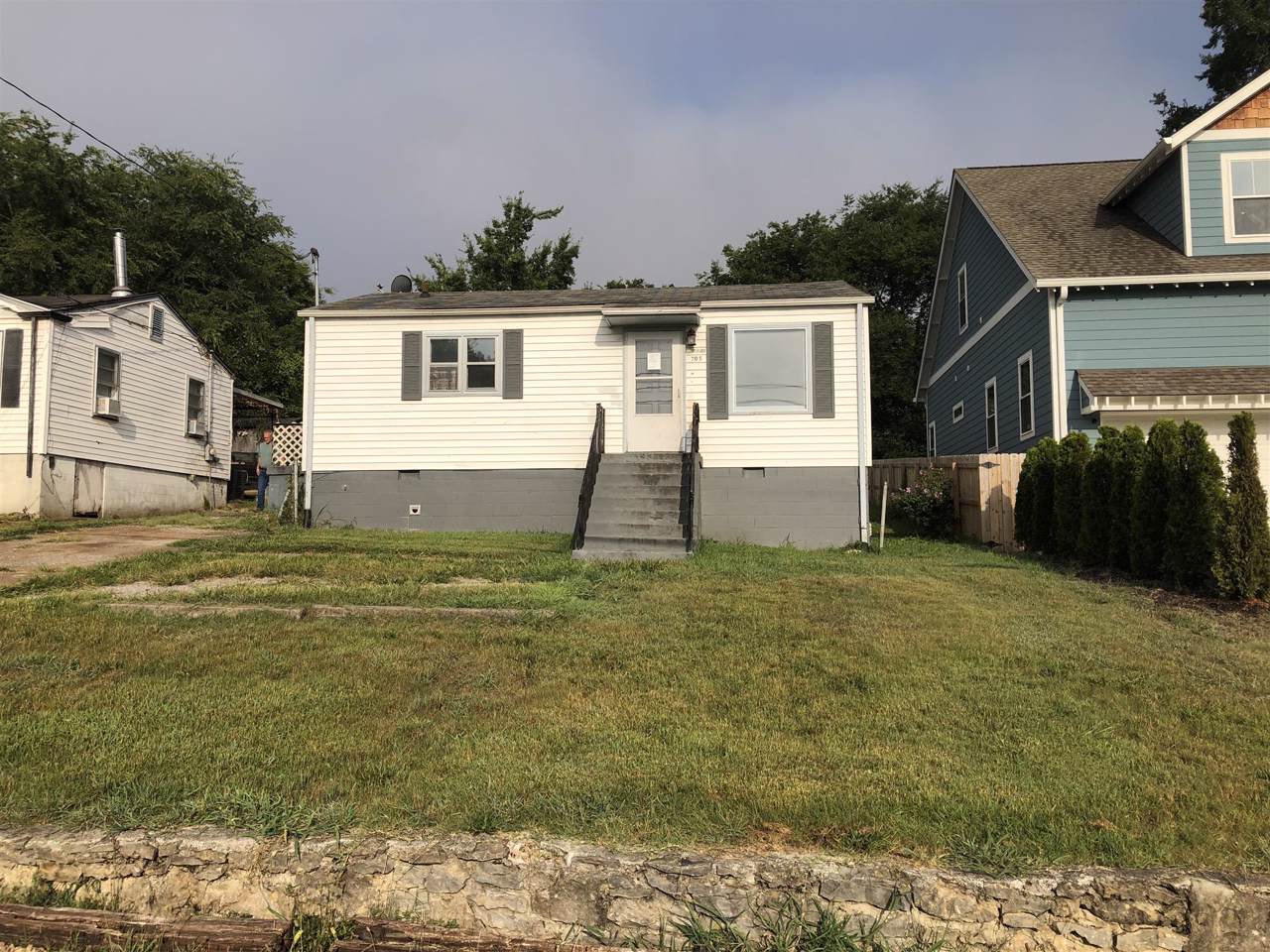 705 Ries Ave - Photo 1