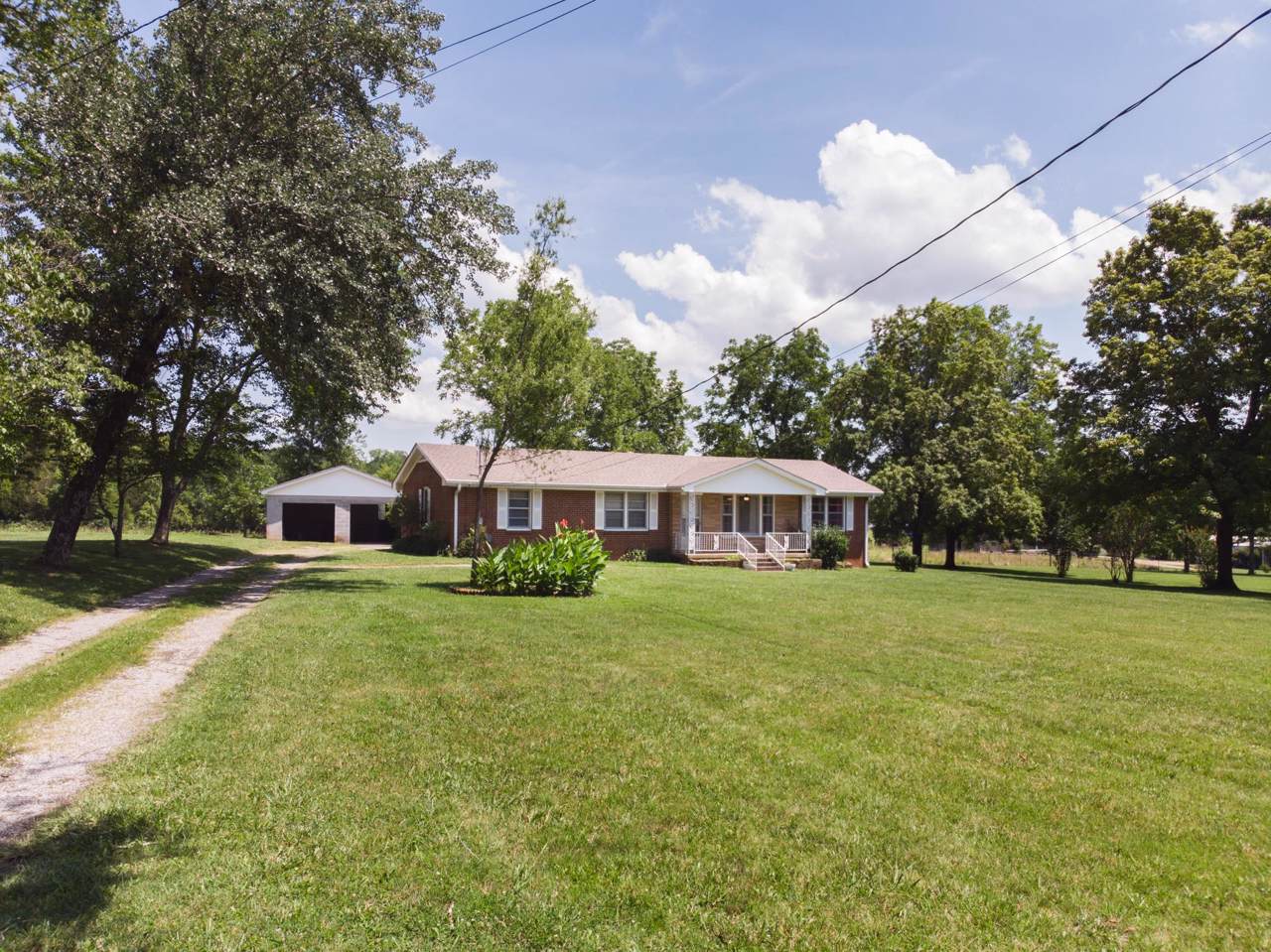 875 Peyton Rd - Photo 1