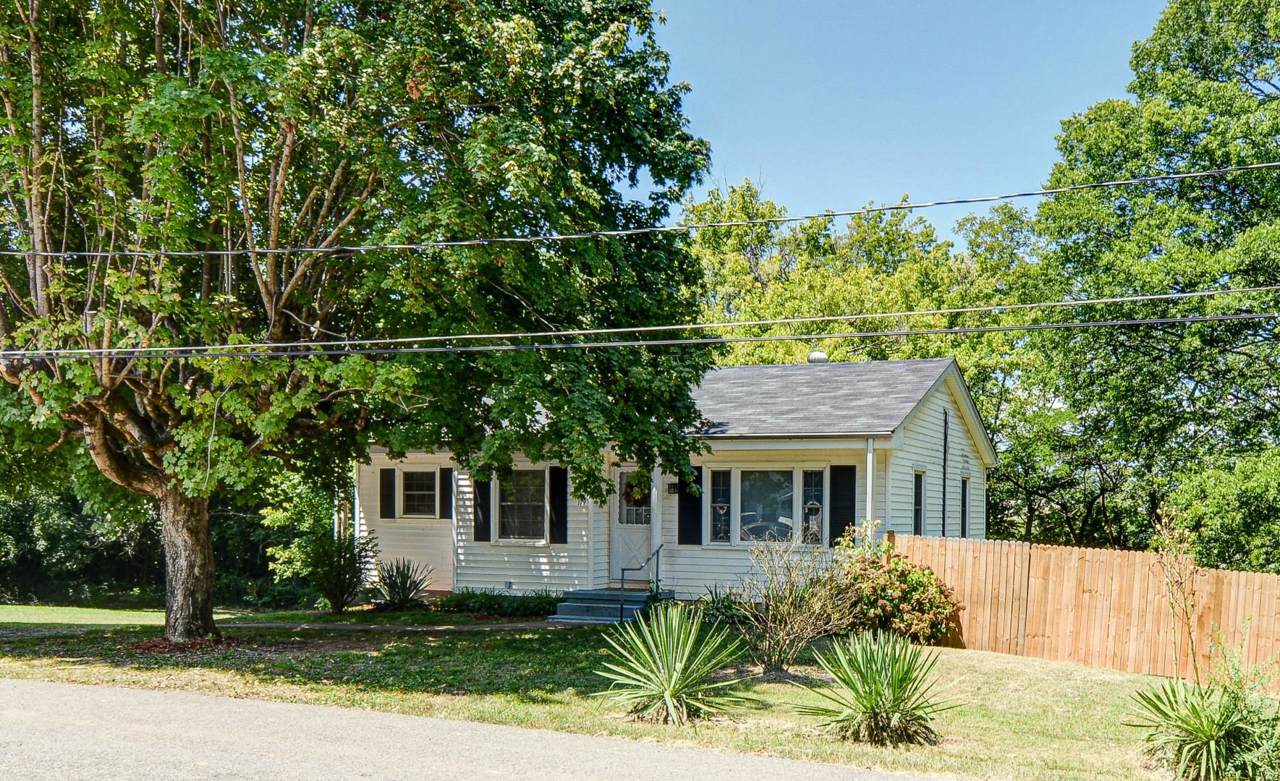 119 Lee Cir - Photo 1