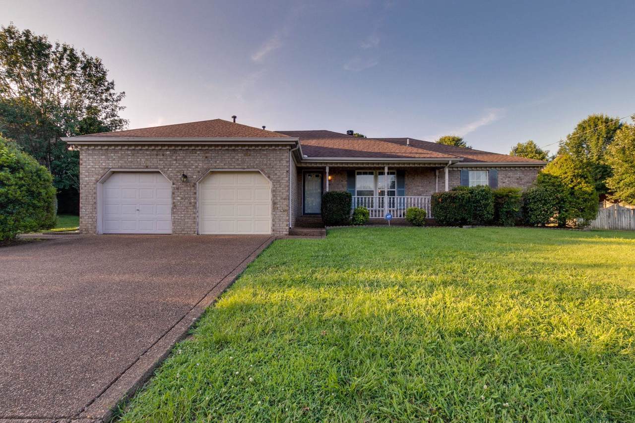 1014 Victoria Ln W - Photo 1