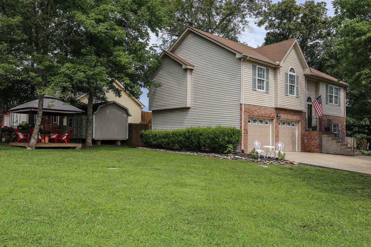 402 Dellwood Dr - Photo 1