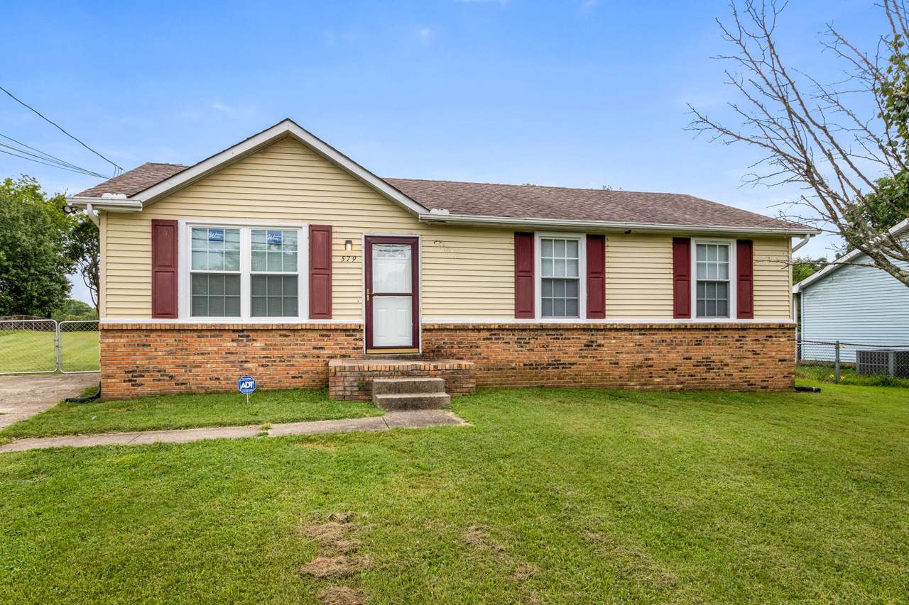 579 Donna Dr - Photo 1
